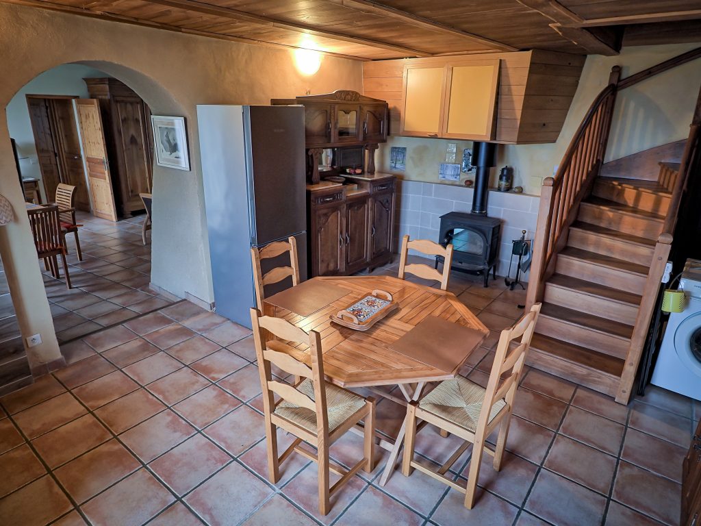 HDR created and tone mapped with easyHDR 3.16.1: [1] MDM19961.JPG, [2] MDM19960.JPG, [3] MDM19962.JPG