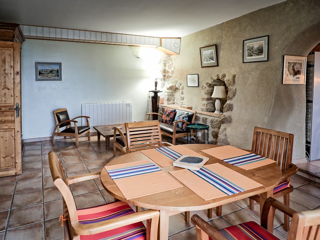 HDR created and tone mapped with easyHDR 3.16.1: [1] MDM19991.JPG, [2] MDM19990.JPG, [3] MDM19992.JPG