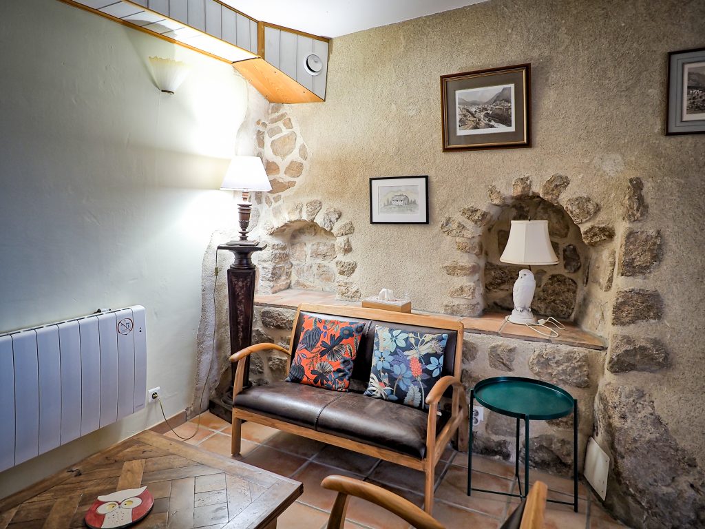 HDR created and tone mapped with easyHDR 3.16.1: [1] MDM10007.JPG, [2] MDM10006.JPG, [3] MDM10008.JPG