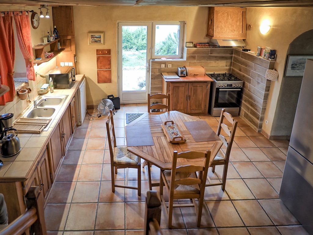 HDR created and tone mapped with easyHDR 3.16.1: [1] MDM10010.JPG, [2] MDM10009.JPG, [3] MDM10011.JPG