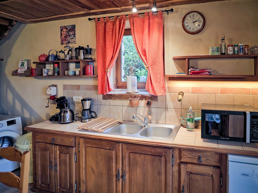 HDR created and tone mapped with easyHDR 3.16.1: [1] MDM19964.JPG, [2] MDM19963.JPG, [3] MDM19965.JPG