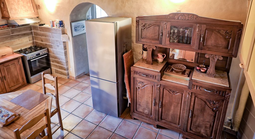 HDR created and tone mapped with easyHDR 3.16.1: [1] MDM10040.JPG, [2] MDM10039.JPG, [3] MDM10041.JPG