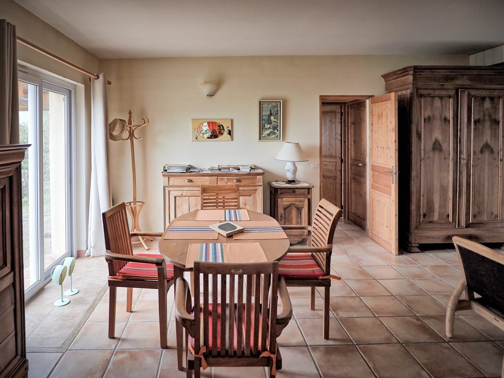 HDR created and tone mapped with easyHDR 3.16.1: [1] MDM19967.JPG, [2] MDM19966.JPG, [3] MDM19968.JPG